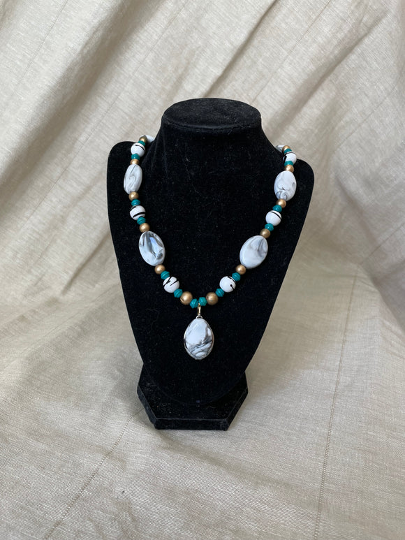 Smoky Jungle Necklace